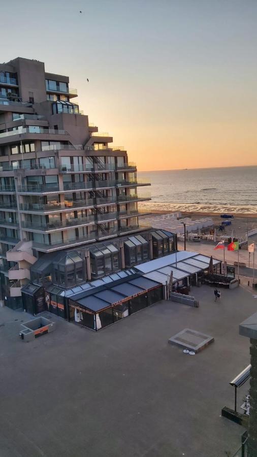 Appartement Met Zeezicht Op Het Van Bunnenplein Кноке-Хайст Екстериор снимка