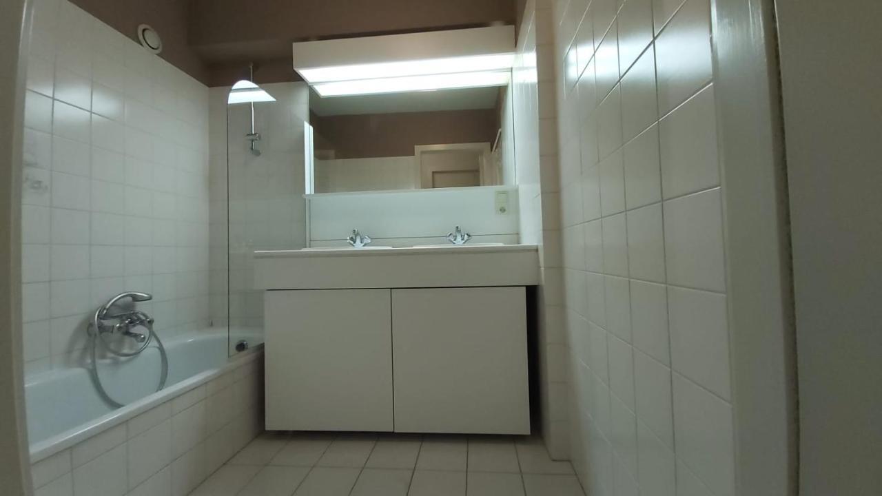 Appartement Met Zeezicht Op Het Van Bunnenplein Кноке-Хайст Екстериор снимка
